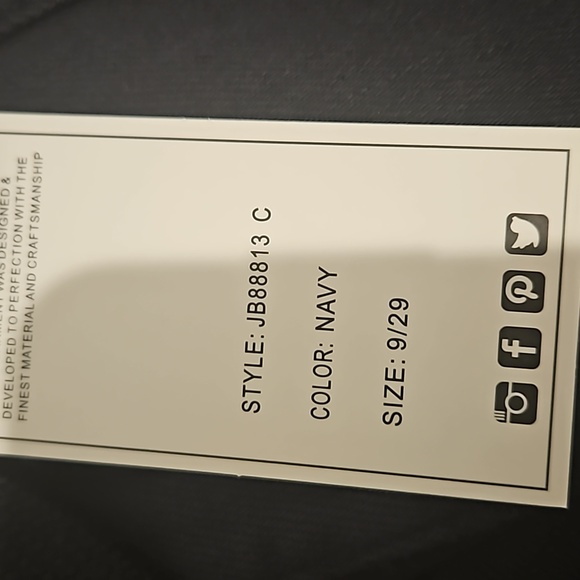 Judy blue high rise cuffed navy jogger/jeans - Picture 6 of 7